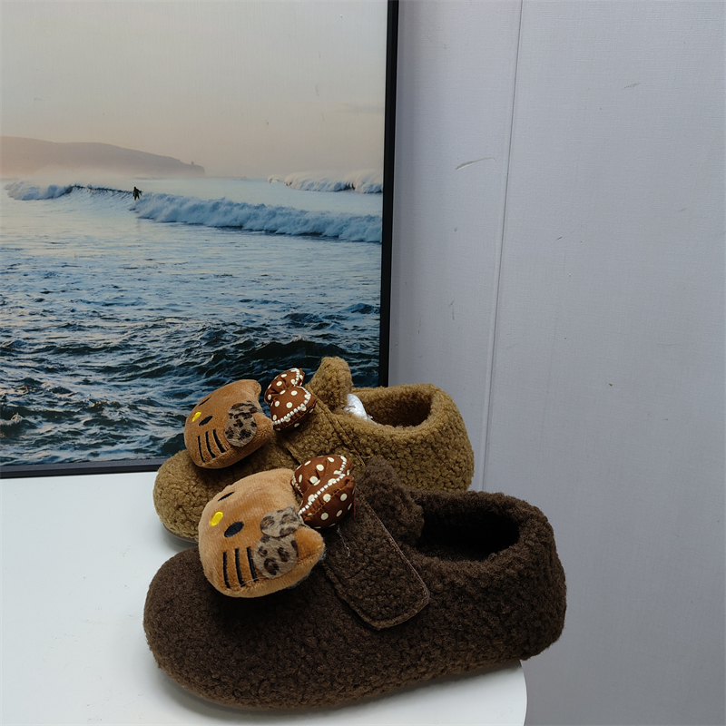 工厂断码处理冬季新款女鞋可爱卡通装饰内增高复古勃肯鞋加绒棉鞋