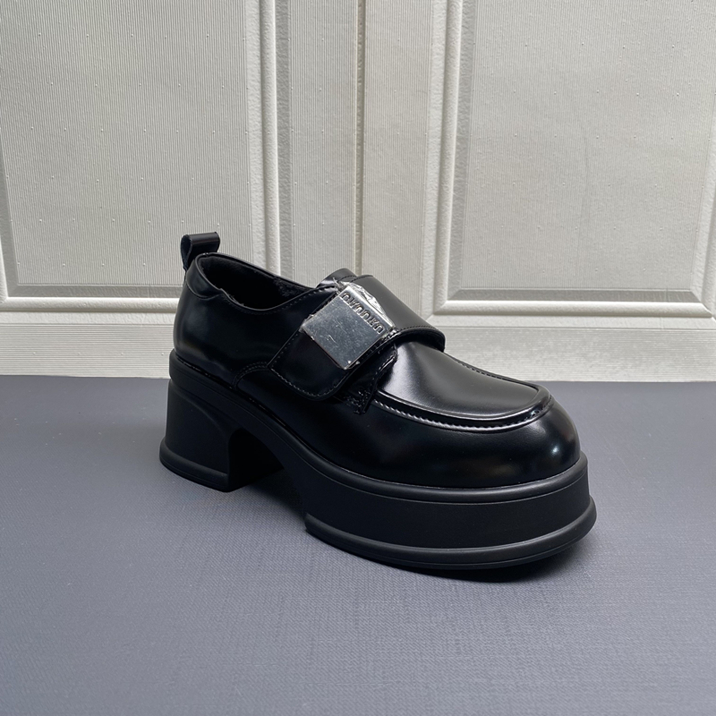 工厂断码处理秋冬季新款女鞋粗跟高跟深口低帮英伦风绒里百搭单鞋