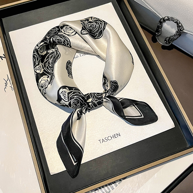 小方巾100%桑蚕丝山茶花丝巾