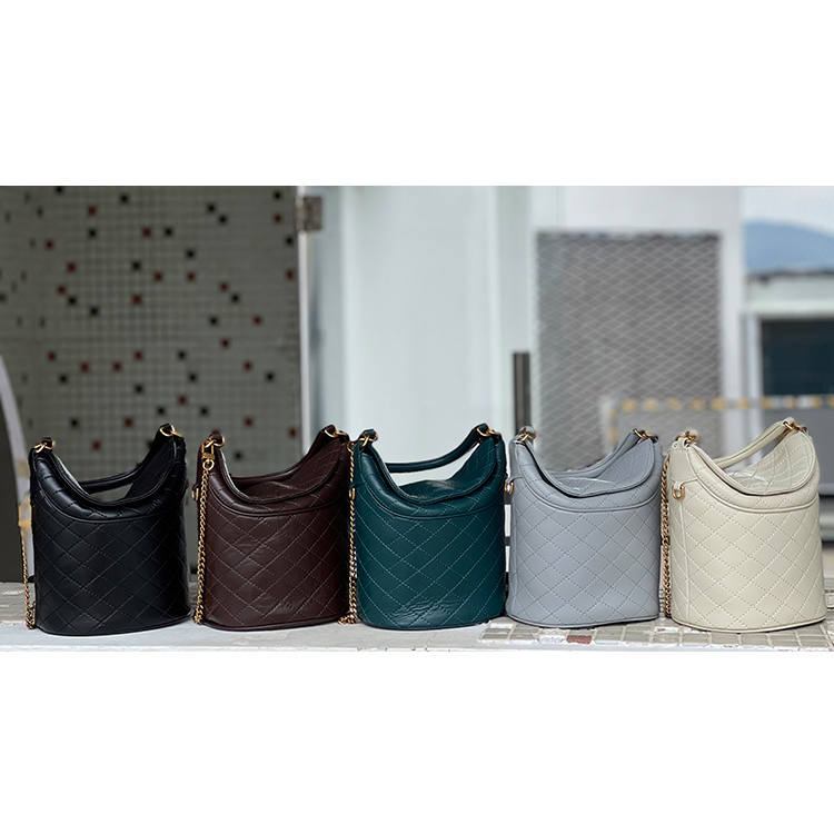 JCCS小水桶薯条包真皮菱格手提斜挎链条女士日常休闲轻便通勤包