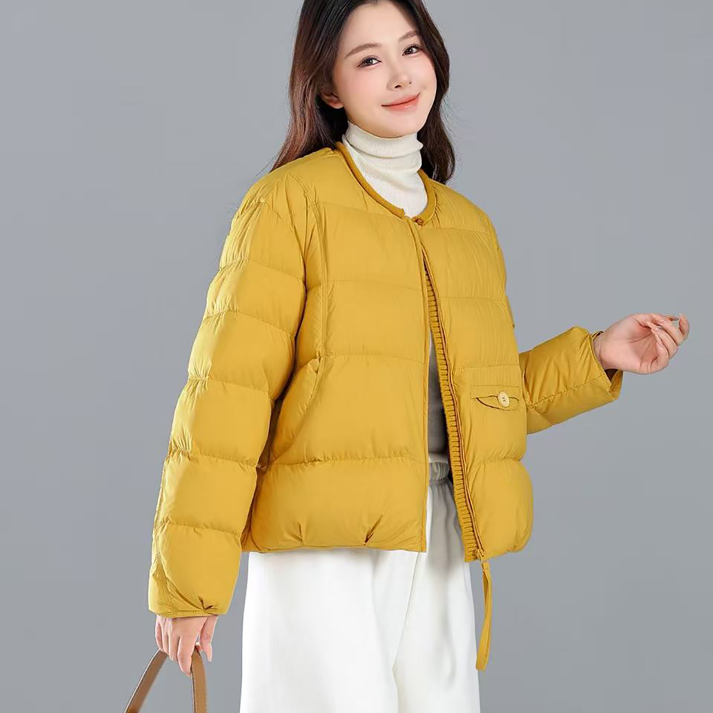 韩版宽松圆领90白鸭绒羽绒服女短款羽绒保暖外套2025冬季新款短款