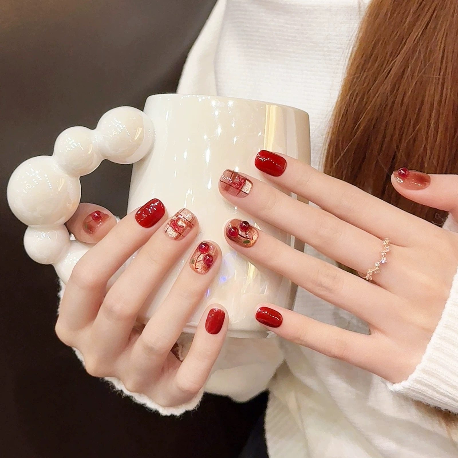 红色立体樱桃猫眼纯手工穿戴甲手绘卡通多巴胺美甲ins风秋冬显白,彩妆/香水/美妆工具,穿戴甲/甲片,淘宝优惠券,粉丝福利购,淘宝优惠卷