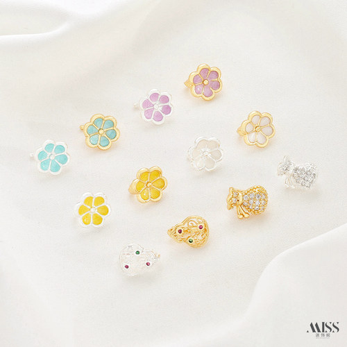 祢饰妮铜镀真金花朵葫芦压襟扣