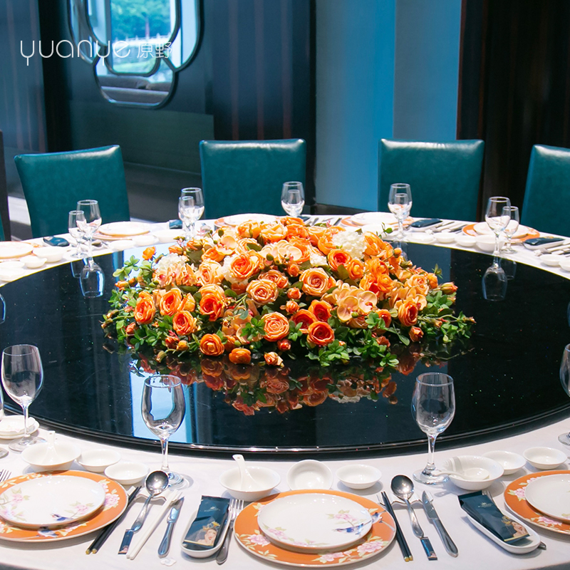 酒店餐桌花大圓桌中間轉盤擺花
