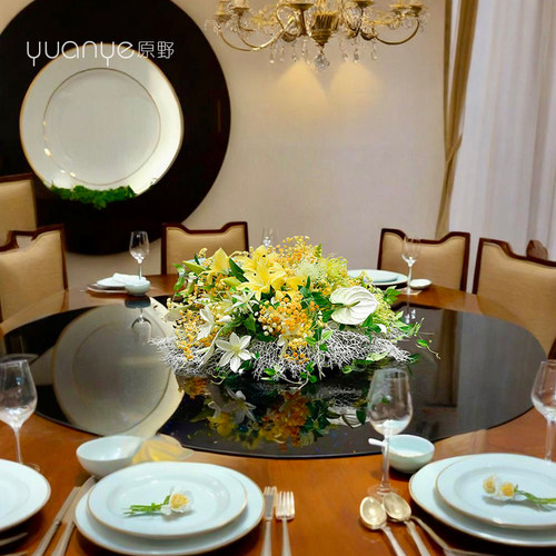 酒店餐桌花大圆桌中间转盘摆花