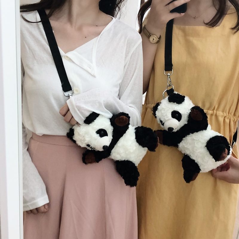 蹦迪可爱萌毛绒熊猫包包女2018新款潮韩版百搭斜挎ins超火斜跨包