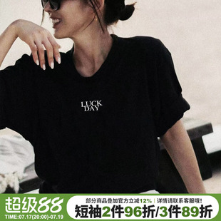 美式简约风字母印花黑色短袖t恤女夏季新款宽松显瘦百搭正肩上衣