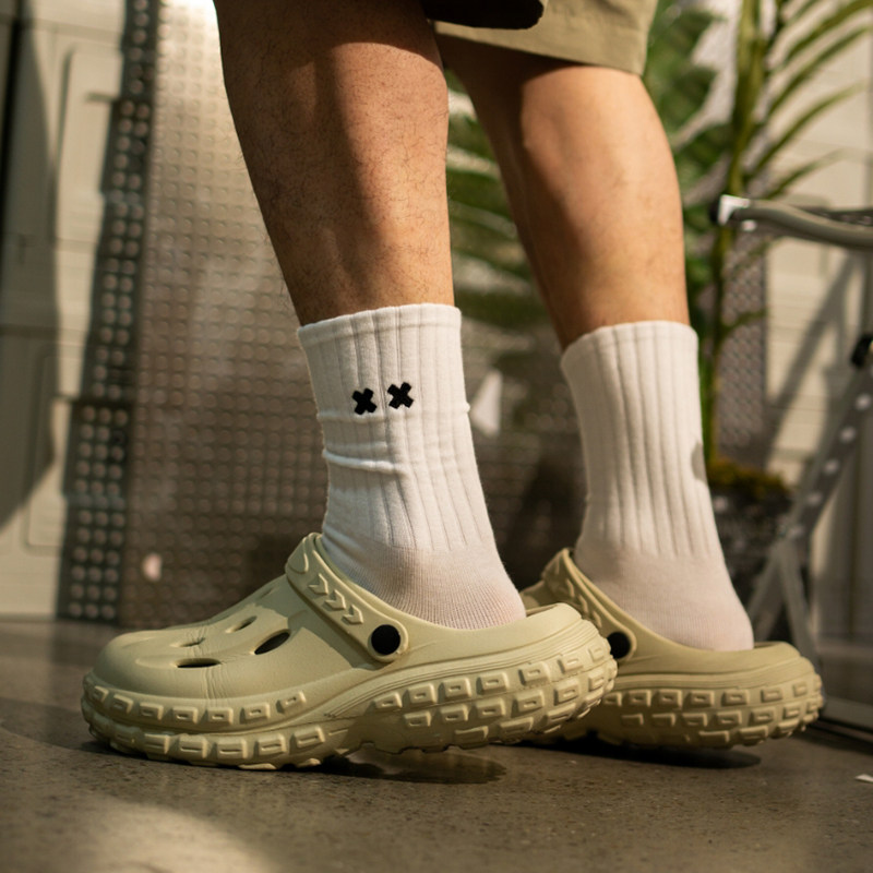 白色潮袜男士纯棉运动袜个性卡通刺绣字母街头风长袜中筒袜运动袜