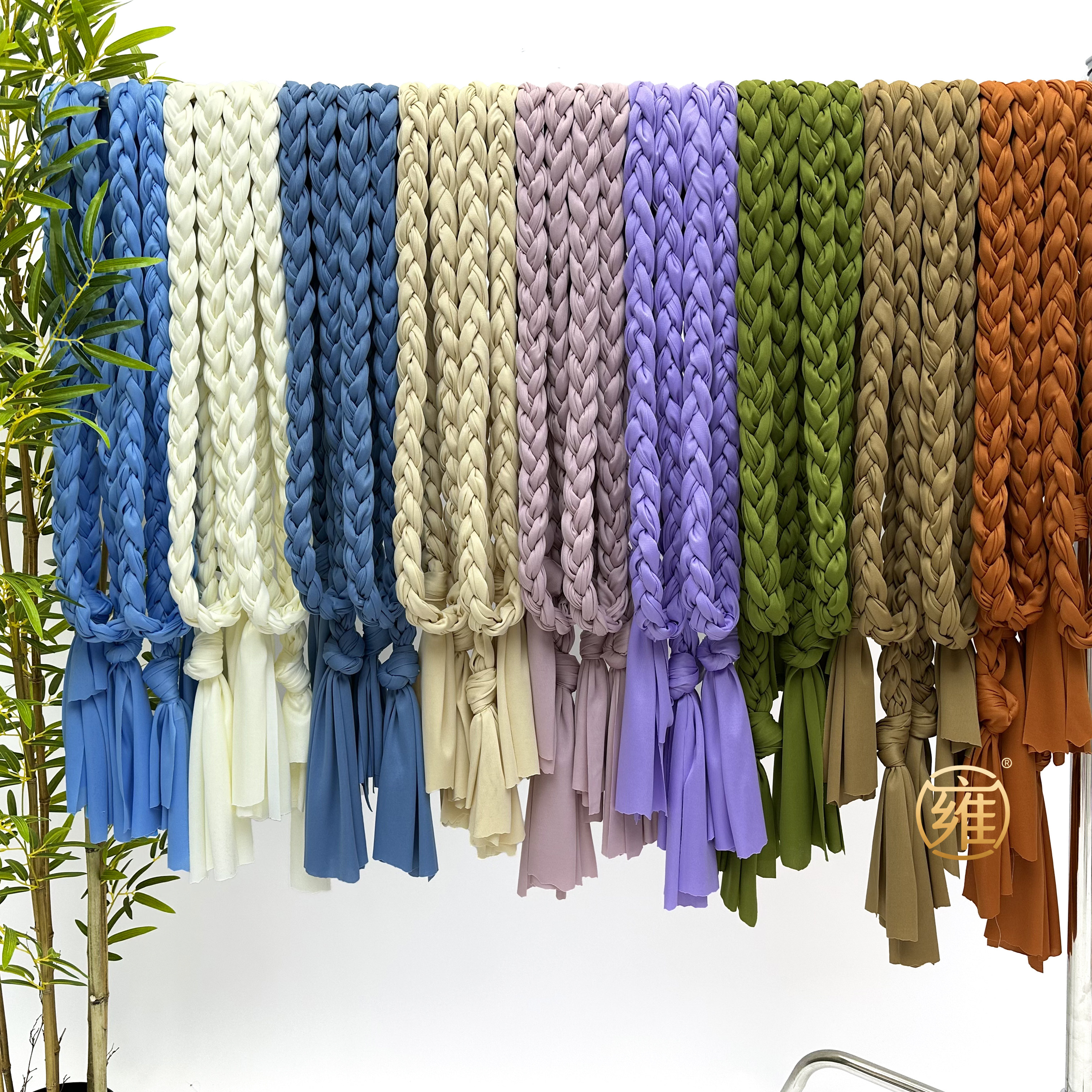 婚庆彩色绳结麻花辫舞台布置公主辫多色派对装饰婚庆道具现场布置