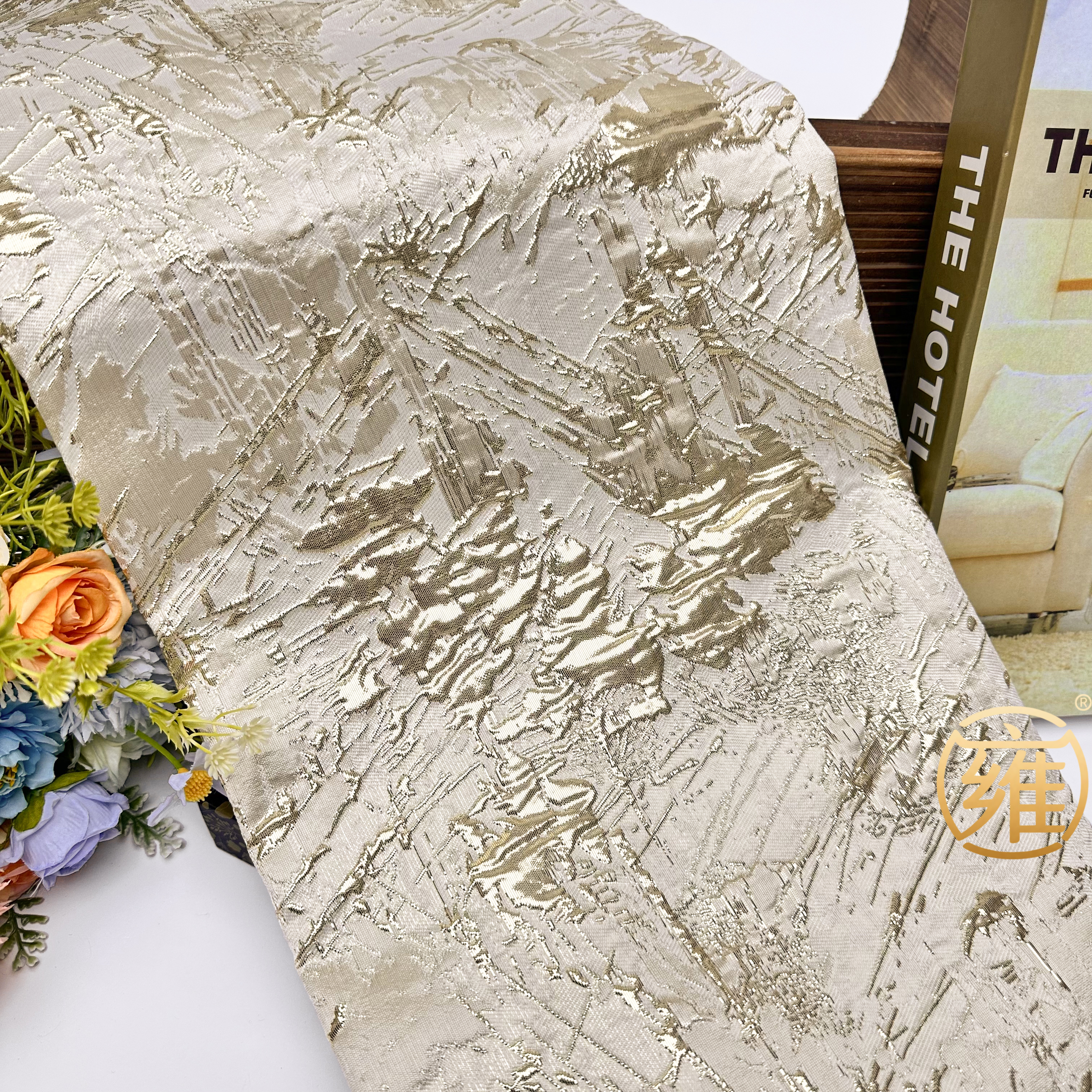 金理纹金色立体提花肌理布料高档礼服上衣服装条纹浮雕设计师面料