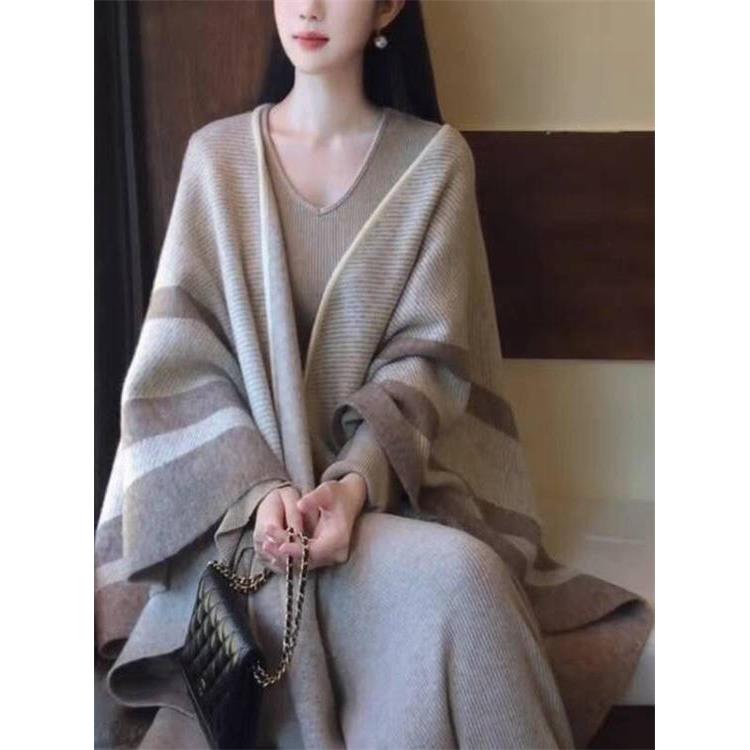 慵懒风针织披肩女燕麦色宽松斗篷毛衣外套2025秋冬新款开衫1210r
