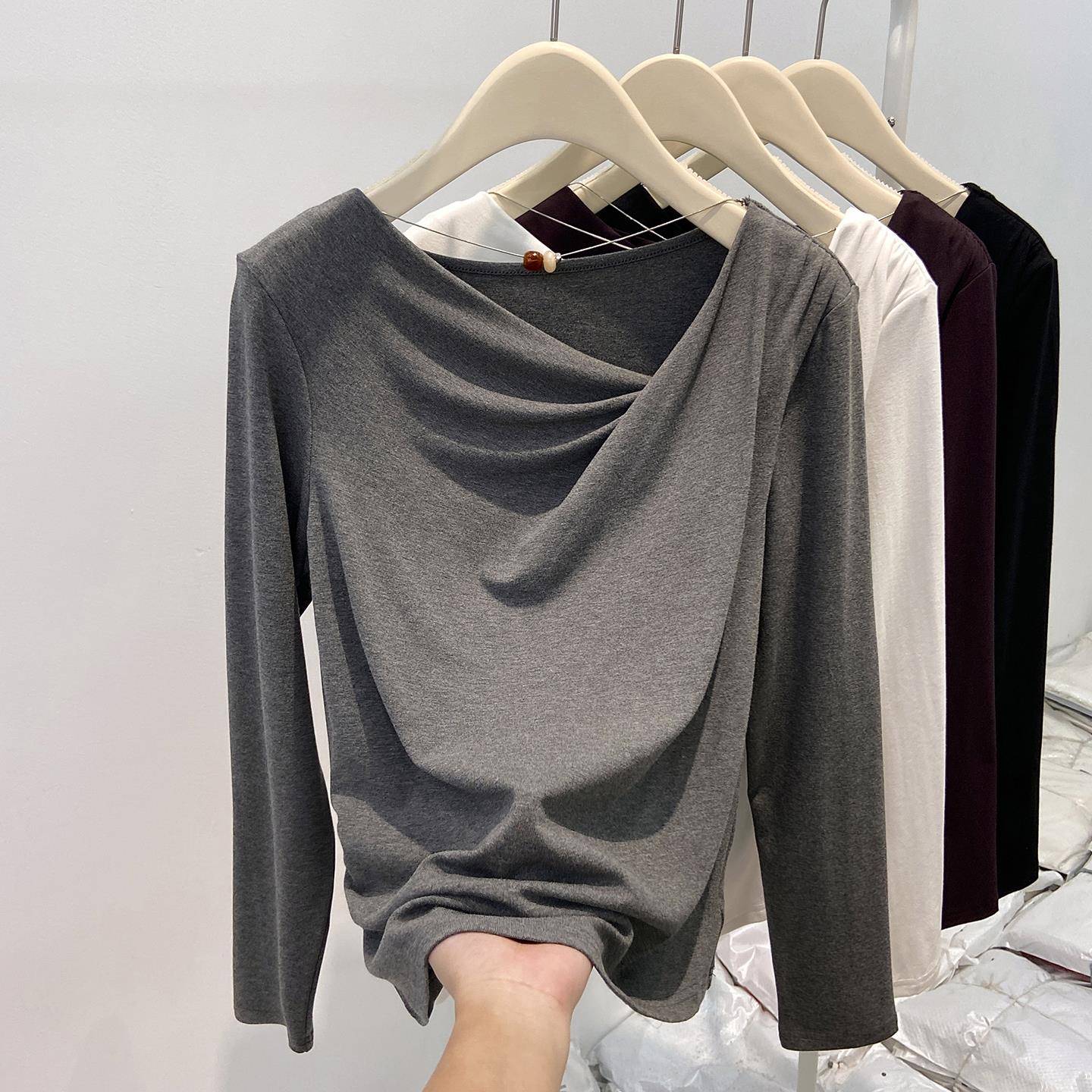 洋气V领长袖T恤女2025冬季新款不规则褶皱感内搭打底衫1110w