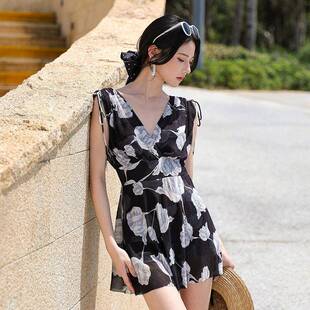 新款 微胖泳衣女高级感气质抽绳收腰遮肚子钢圈聚拢显瘦保守0318w