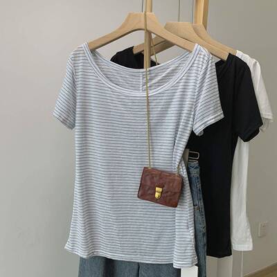 慵懒的大领口休闲简单条纹斜肩短袖t恤女性夏季苗条Look甜美0312w