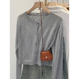 新款 女2026夏季 外穿短上衣0320w 针织开衫 好看灰钩花薄款