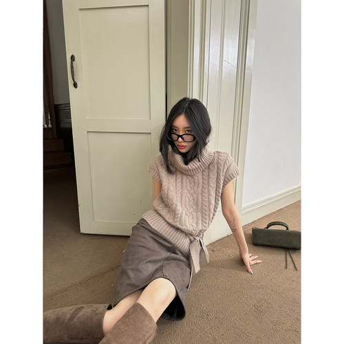 FYFTHX设计感圆领无袖毛衣马甲