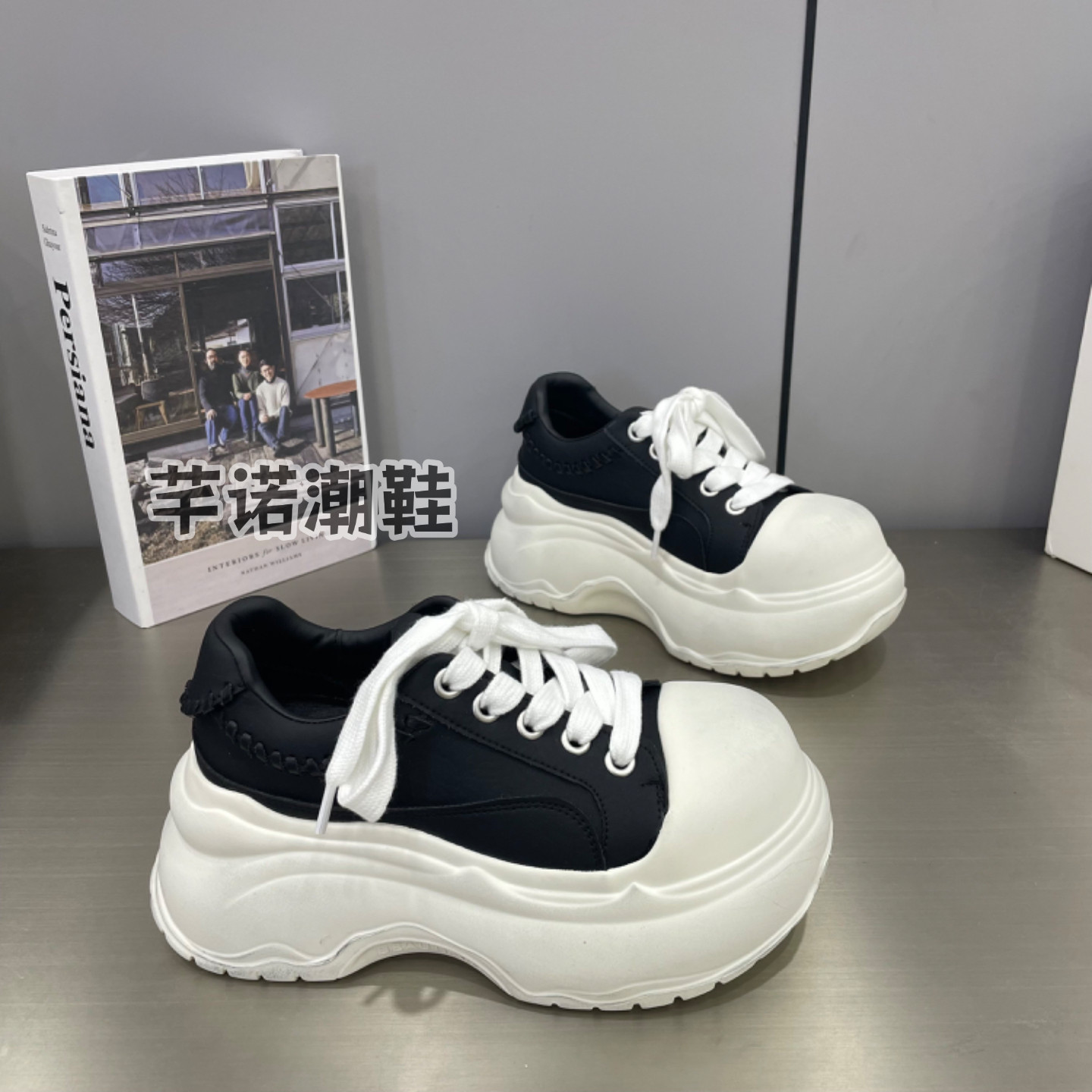 超轻厚底大头丑萌面包鞋板鞋2025春新复古百搭休闲娃娃头皮面单鞋