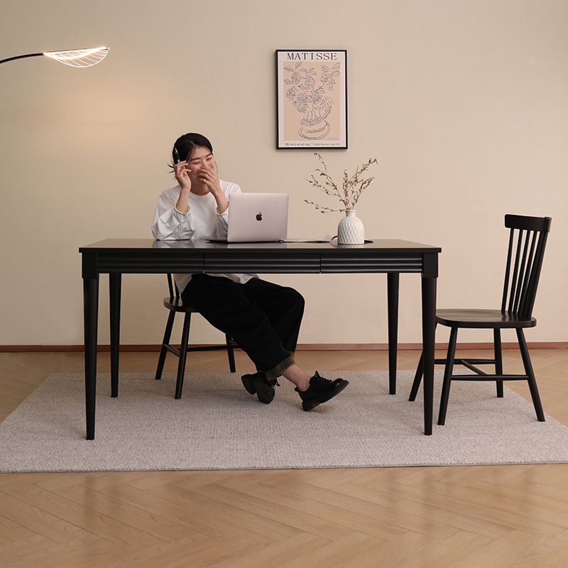 艾迪嘉 沙迦 中古风实木餐桌简约现代家用吃饭桌子小户型黑色