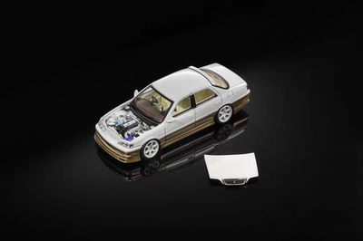 现货 MORTAL 1:64 基先达CRESTA 珠白双拼 银色 合金汽车模型