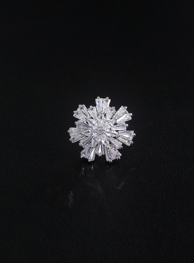 璨雪花镶钻防走光女胸针高级感