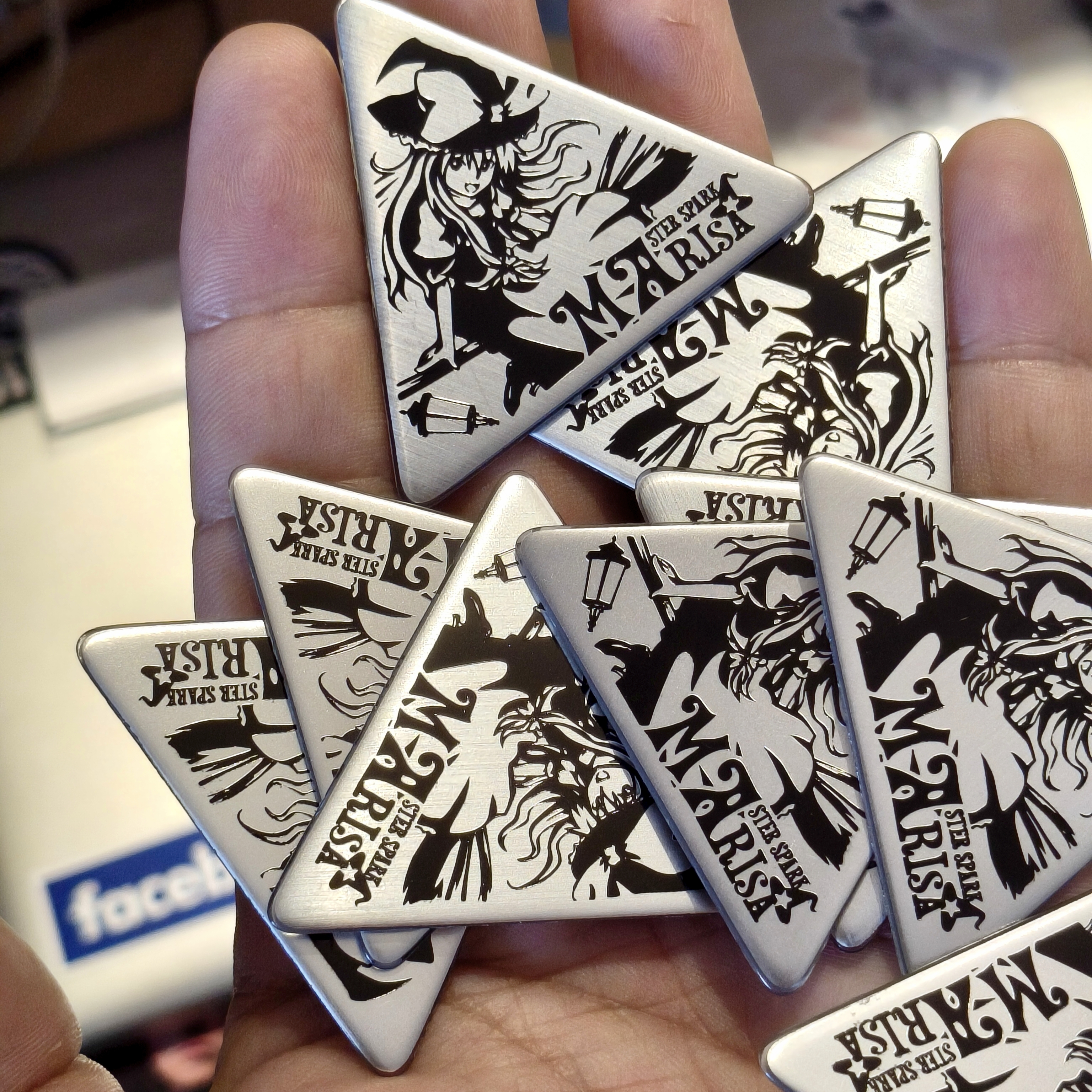 日产東方Project 霧雨魔理沙 动漫限定大三角贝斯吉他 拨片