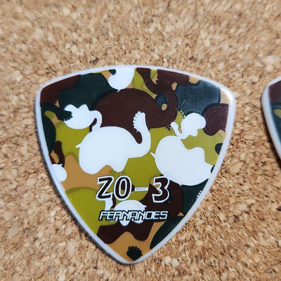 绝版Fernandes 象宝宝 迷彩限量吉他拨片 收藏