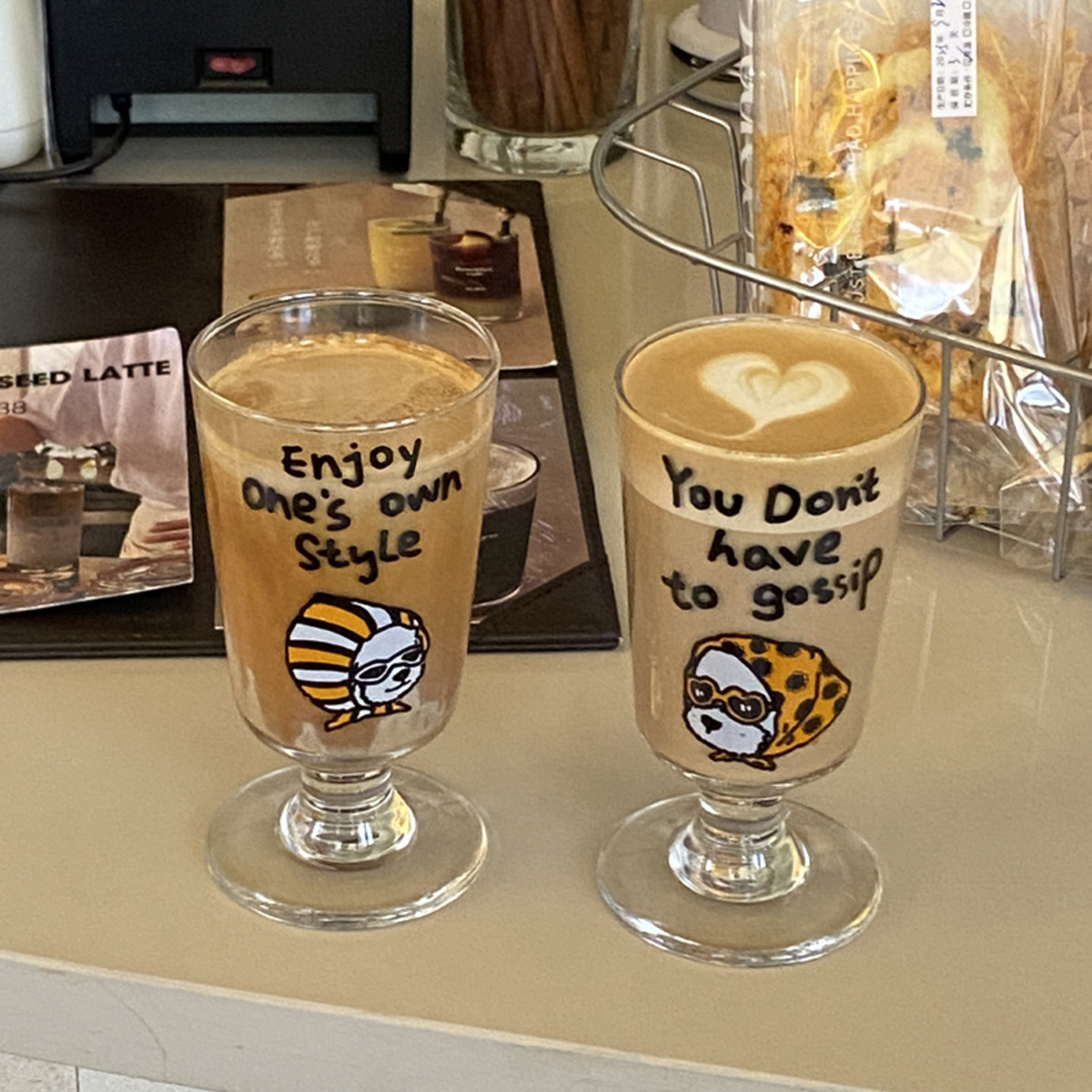 中古帽子小狗高脚玻璃杯