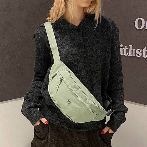 【Colorful Fox】新款腰包斜挎包运动骑行胸前包女士轻便休闲挎包
