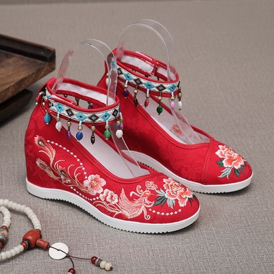 苗族绣花鞋少数民族舞蹈鞋彝族壮族羌族布鞋广场舞布鞋高跟旗袍鞋