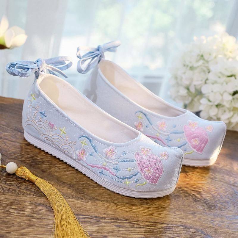 春夏新款汉服鞋子女翘头绣花鞋演出古风刺绣古装弓鞋老北京布鞋女,女鞋,帆布鞋,淘宝优惠券,粉丝福利购,淘宝优惠卷