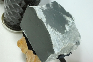 黑青玉新疆和田塔县黑青60公斤黑青玉原石包邮 和田玉黑青玉