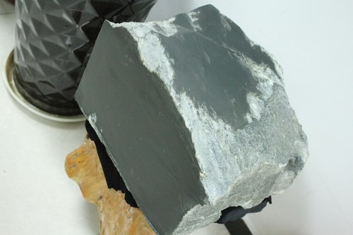 黑青玉新疆和田塔县黑青60公斤黑青玉原石包邮 和田玉黑青玉