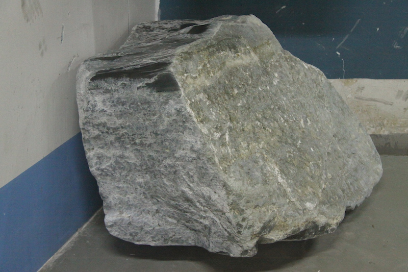 1.23吨青海黑青和田玉原石黑青玉黑碧玉