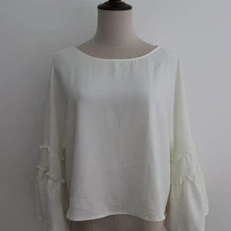 ant**io me**ni 荷叶 喇叭袖 白色TOPS 上衣,女装/女士精品,衬衫,淘宝优惠券,粉丝福利购,淘宝优惠卷