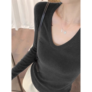 高级感灰色u领针织衫女秋冬2025新款修身显瘦内搭打底衫紧身毛衣