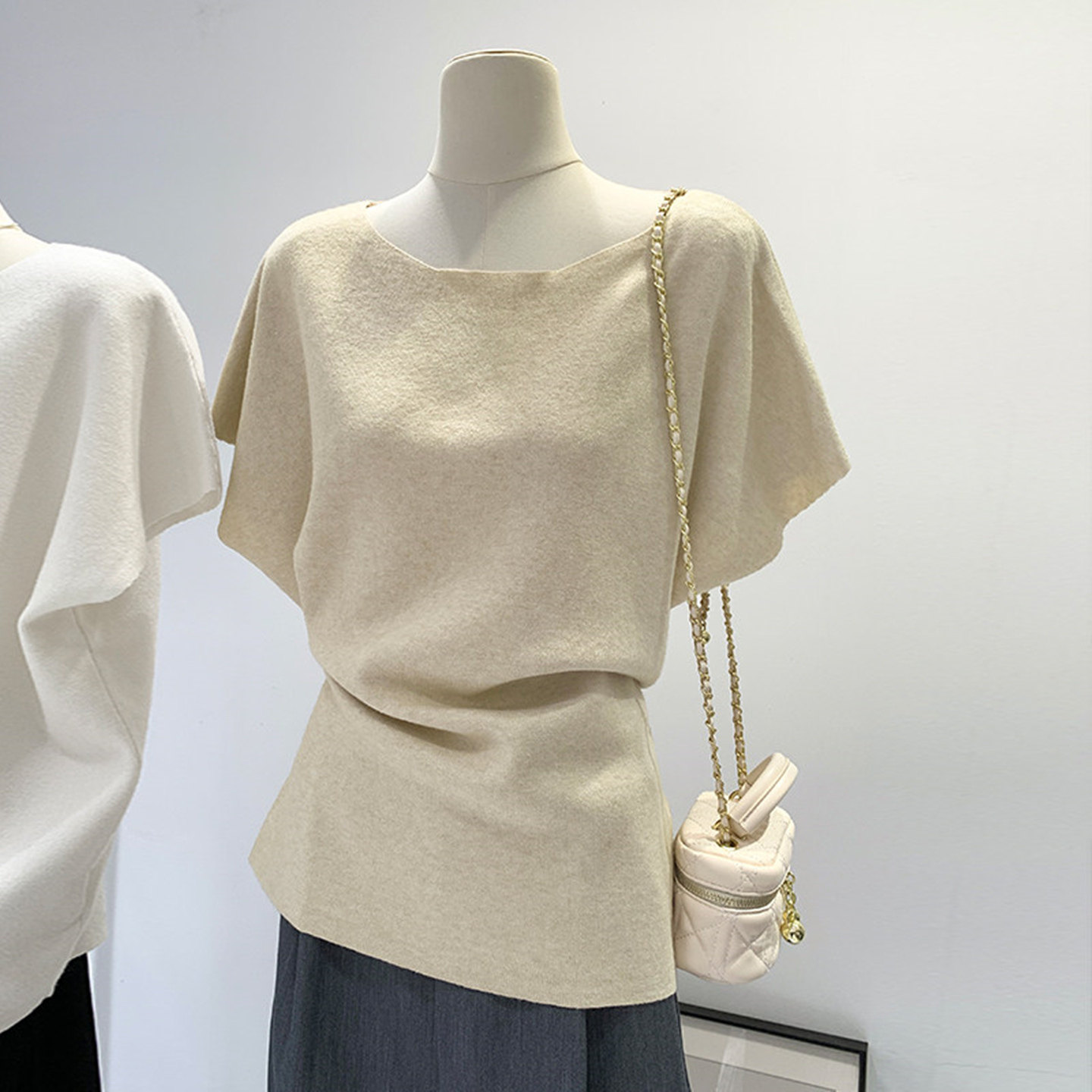 杏色短袖针织衫女夏季宽松慵懒风松弛感t恤设计感斜肩蝙蝠袖上衣