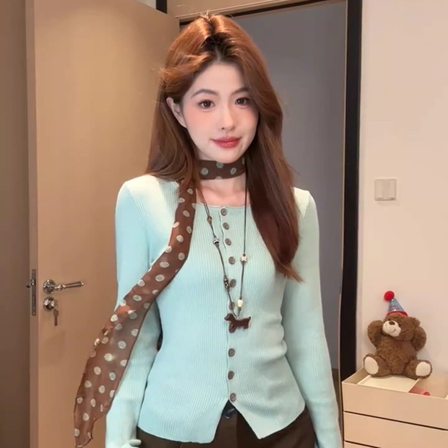 韩系绿色短款设计感长袖针织衫女早秋修身薄款毛衣开衫可外穿上衣图片