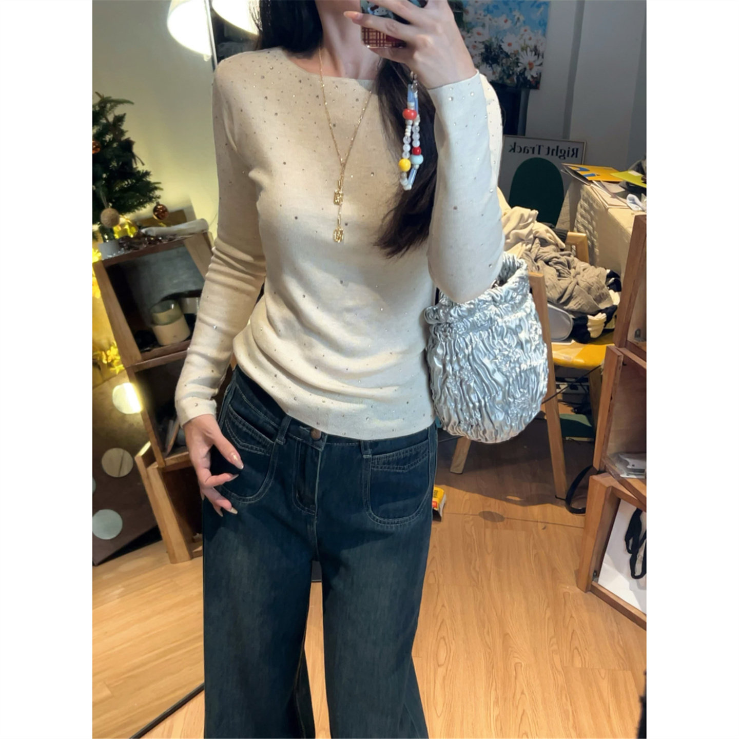 设计感重工烫钻一字肩毛衣女秋冬超好看亮闪闪长袖打底针织衫上衣图片