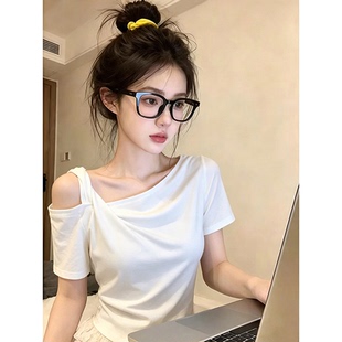 不规则设计感扭结斜肩白色短袖t恤女2026夏季新款收腰露肩上衣