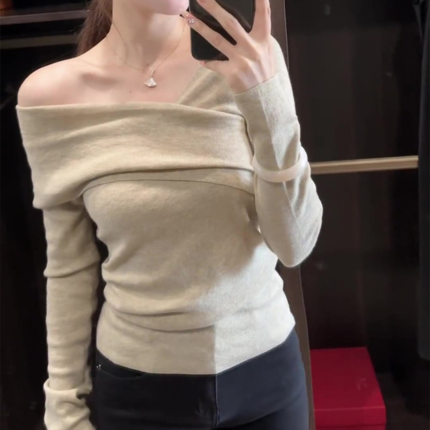 气质高级感v领交叉灰色针织衫春秋冬韩系上衣修身内搭毛衣打底衫,女装/女士精品,毛针织衫,淘宝优惠券,粉丝福利购,淘宝优惠卷