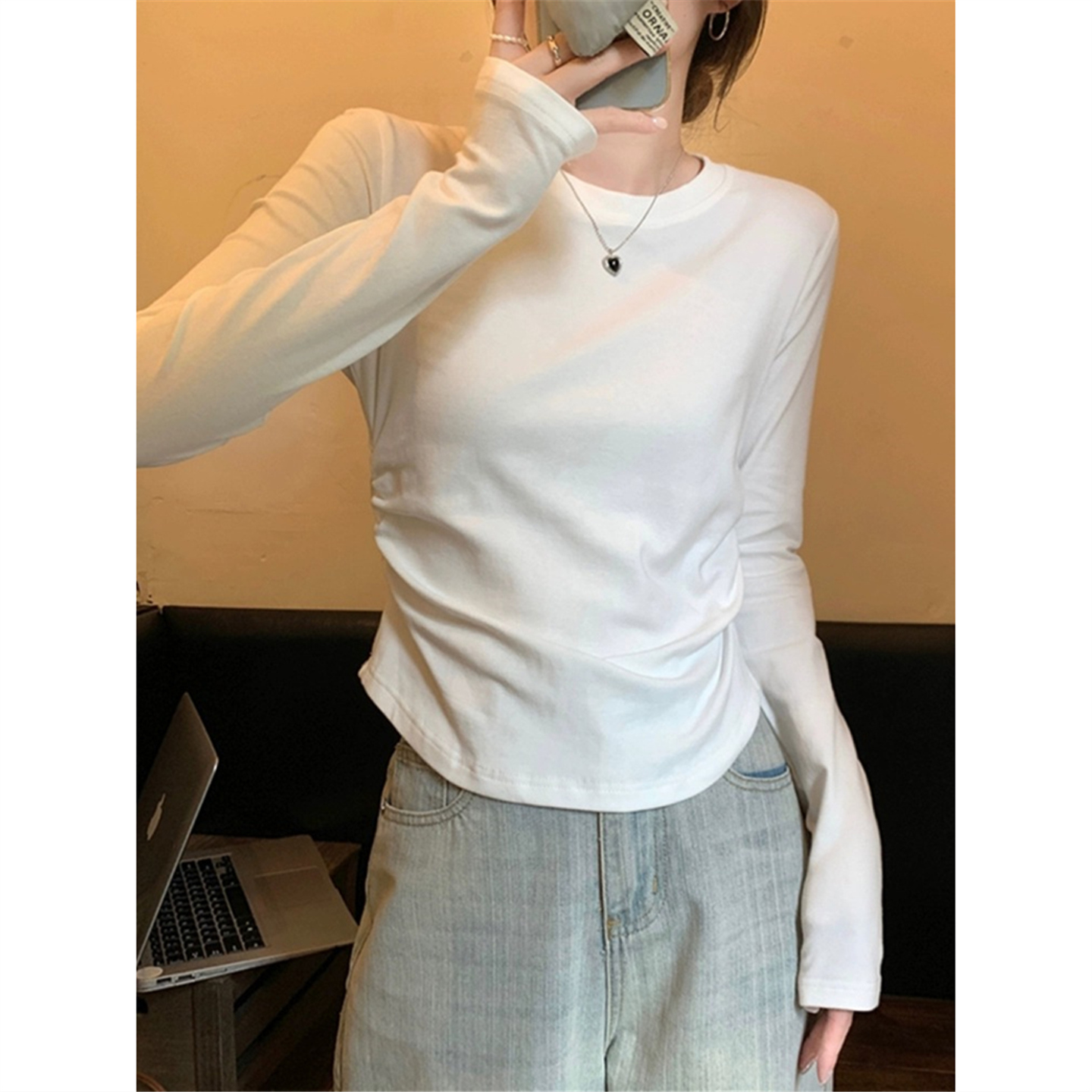 圆领打底衫女长袖秋冬加厚保暖内搭德绒白色t恤女修身收腰短上衣