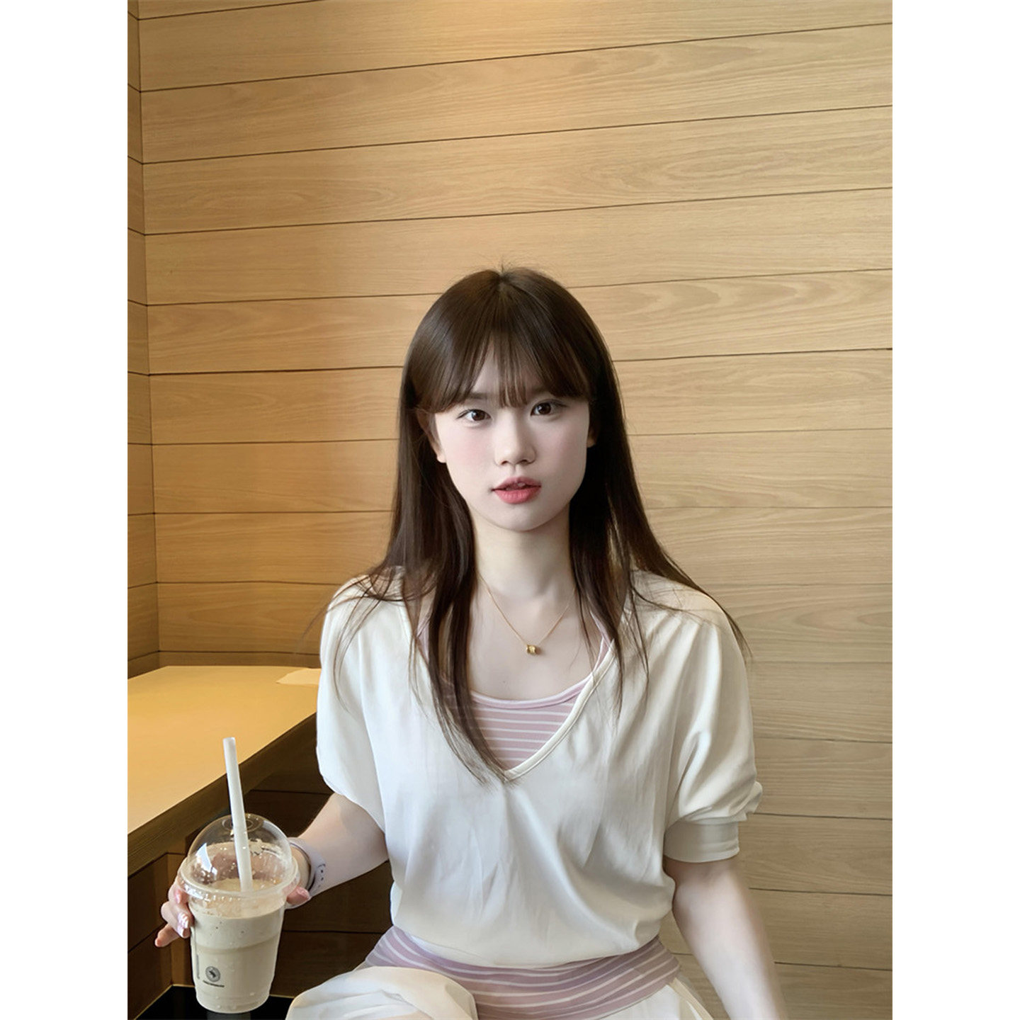 v领短袖t恤女夏修身显瘦白色罩衫中袖上衣小个子打底叠穿背心套装