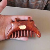 紫檀牛头经络梳内部镶嵌黄杨小细节牛年送牛