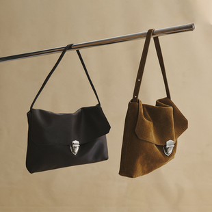 SLO 头层牛皮抛光工艺光泽轻盈无负重感松弛单肩包女 90S信封包