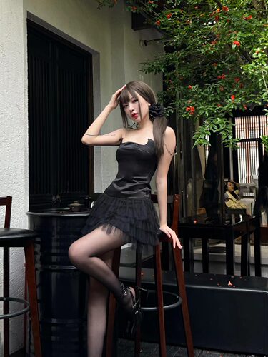 Cjxnh小恶魔连衣裙抹胸蓬蓬网纱万圣节小黑裙设计感百搭显瘦包邮
