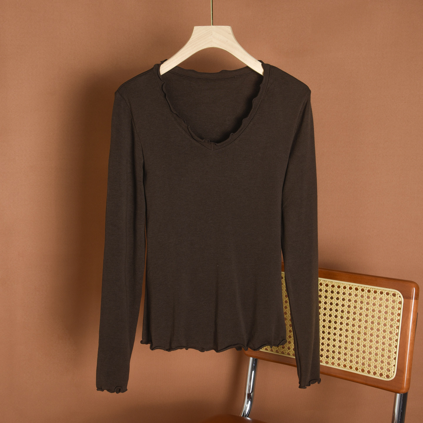 咖啡色莫代尔羊绒打底衫女秋冬木耳边领肌理内搭修身百搭T恤上衣