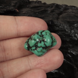 藏传包老清代随形老绿松石背云隔珠藏区原矿无优老松石