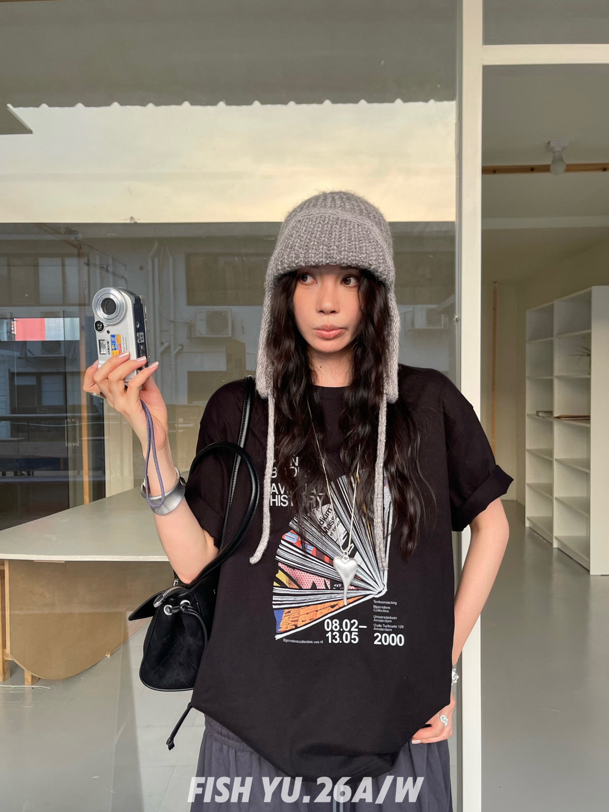 FISH YU美式复古扇形画册字母前后印花宽松圆领磨毛短袖T恤26572