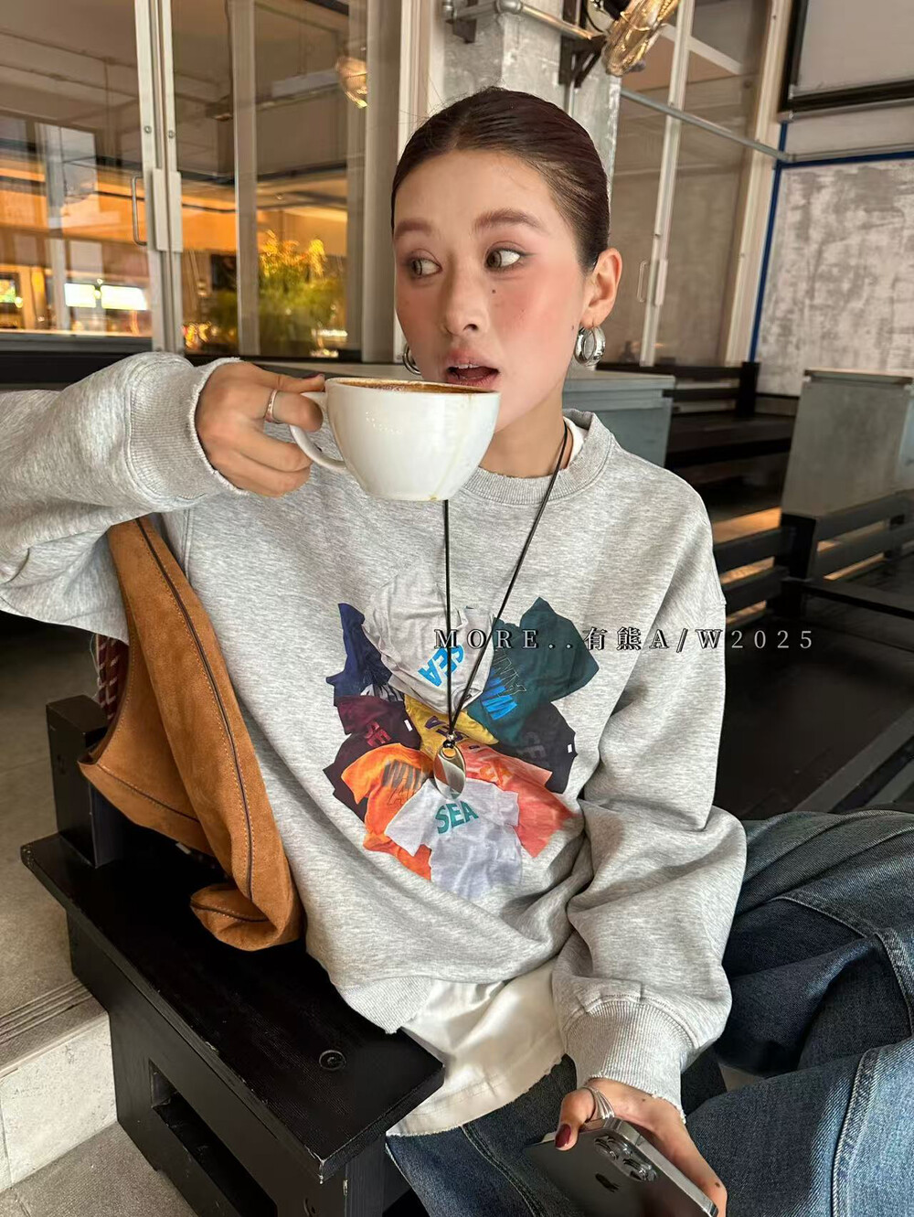 MORE有熊早秋新款欧货圆领印花字母长袖卫衣宽松休闲大码8534