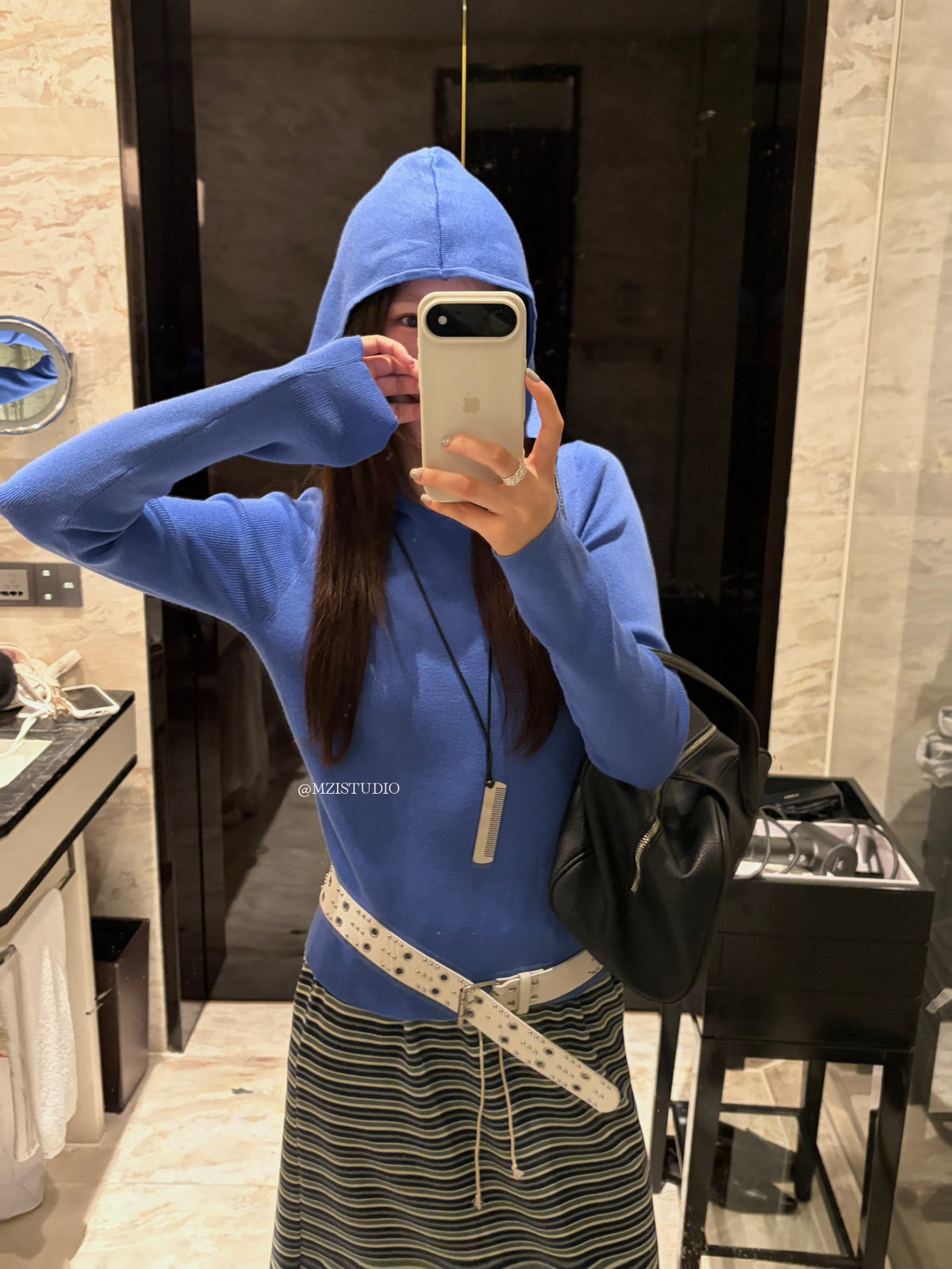 MZI STUDIO情绪韩版秋款连帽净版纯色软糯舒适休闲套头毛衣A80263